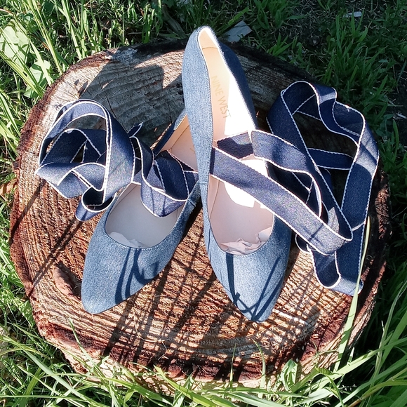 Nine West denim lace-up flats - Picture 4 of 12